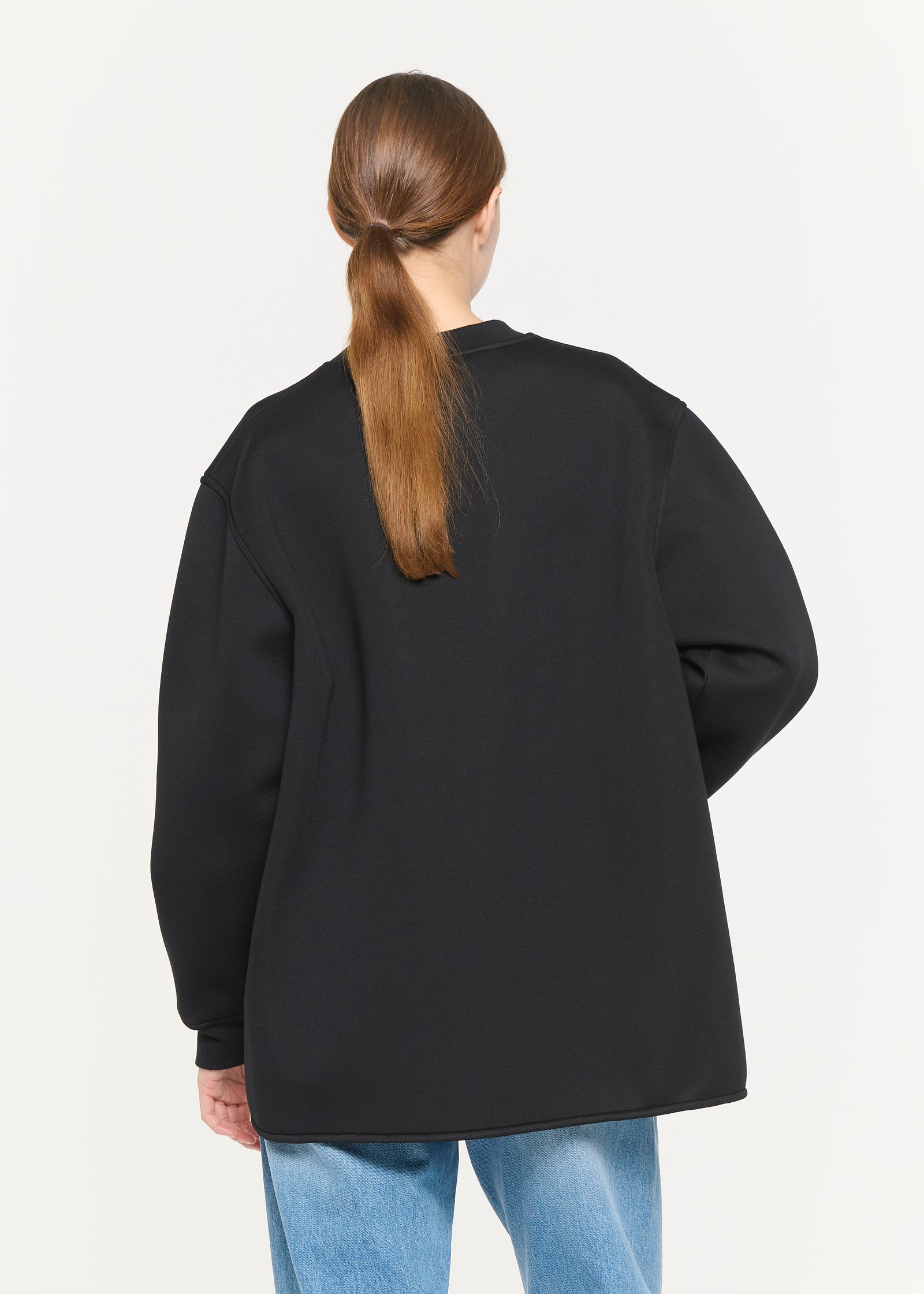 BLACK SWEATSHIRT WITH ROUNDED EDGE