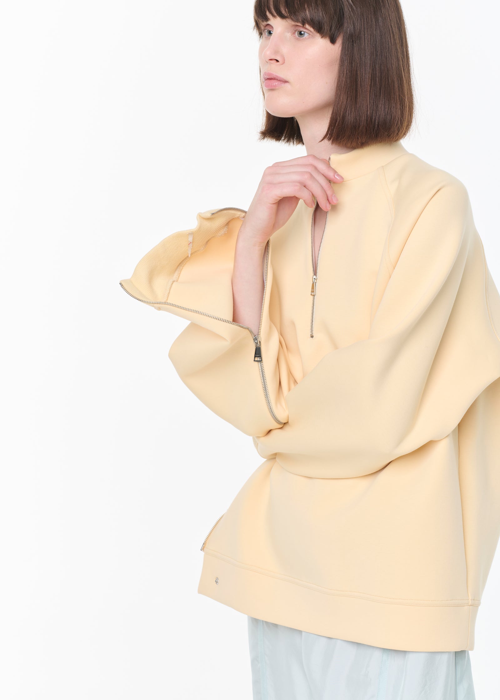 RELAXED FIT SWEATSHIRT IN STRAW COLOR
