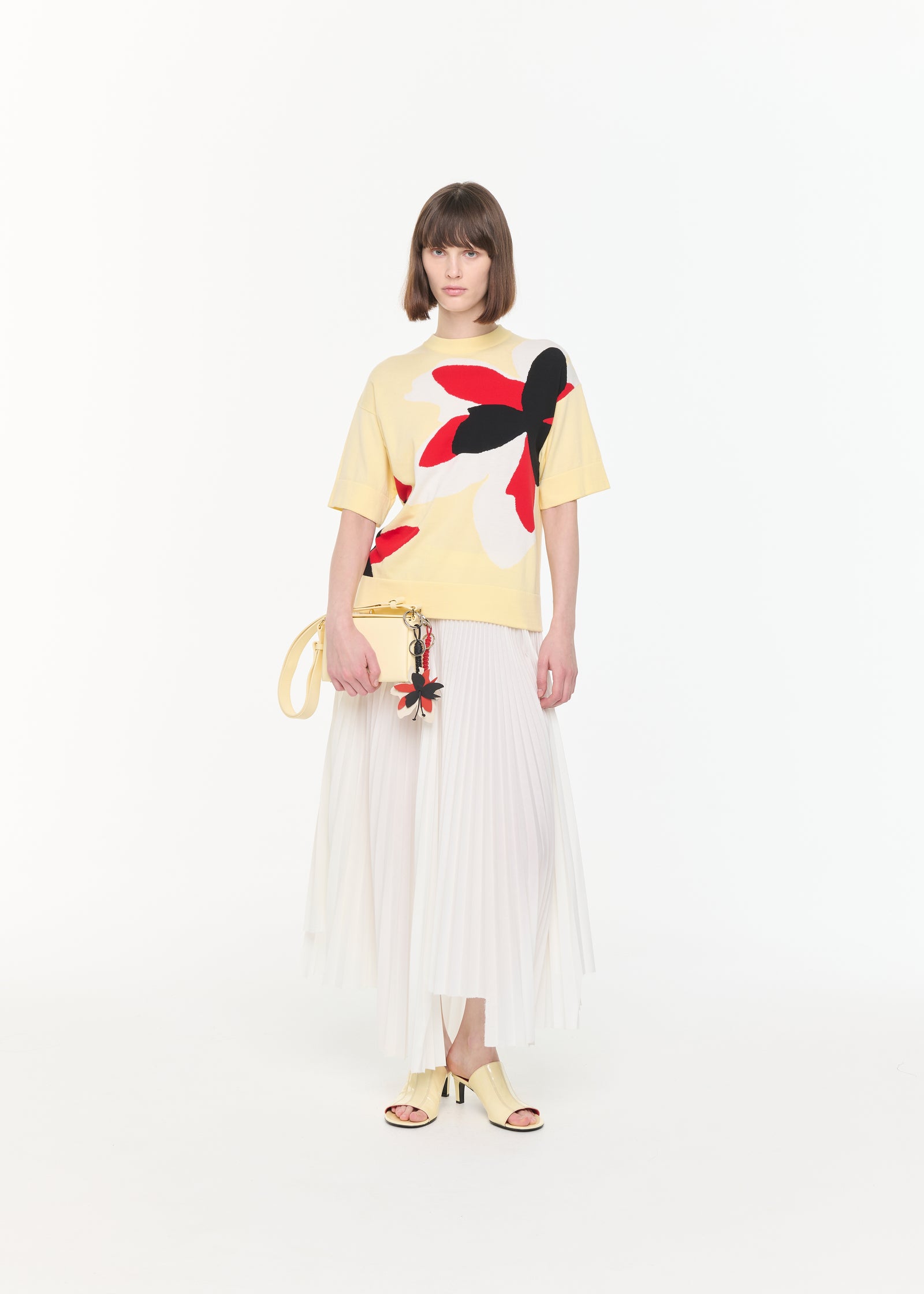 YELLOW FLORAL INTARSIA SHORT SLEEVE KNIT