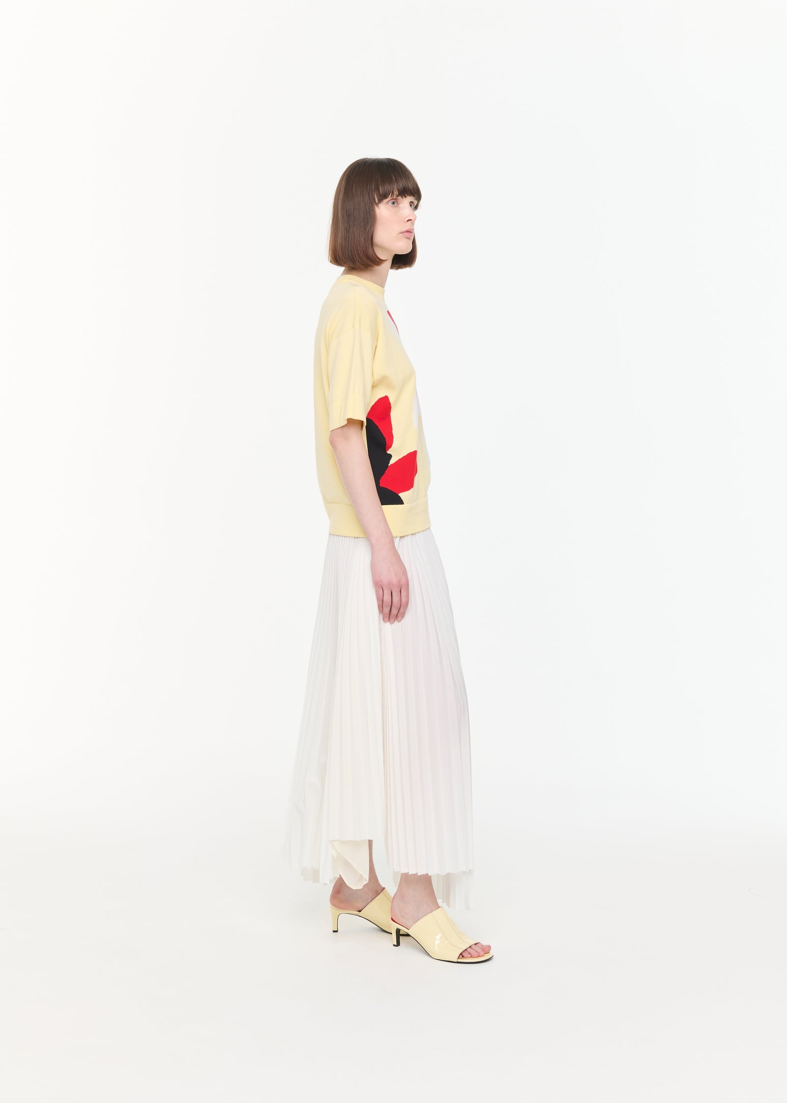 WHITE PLEATED LONG SKIRT