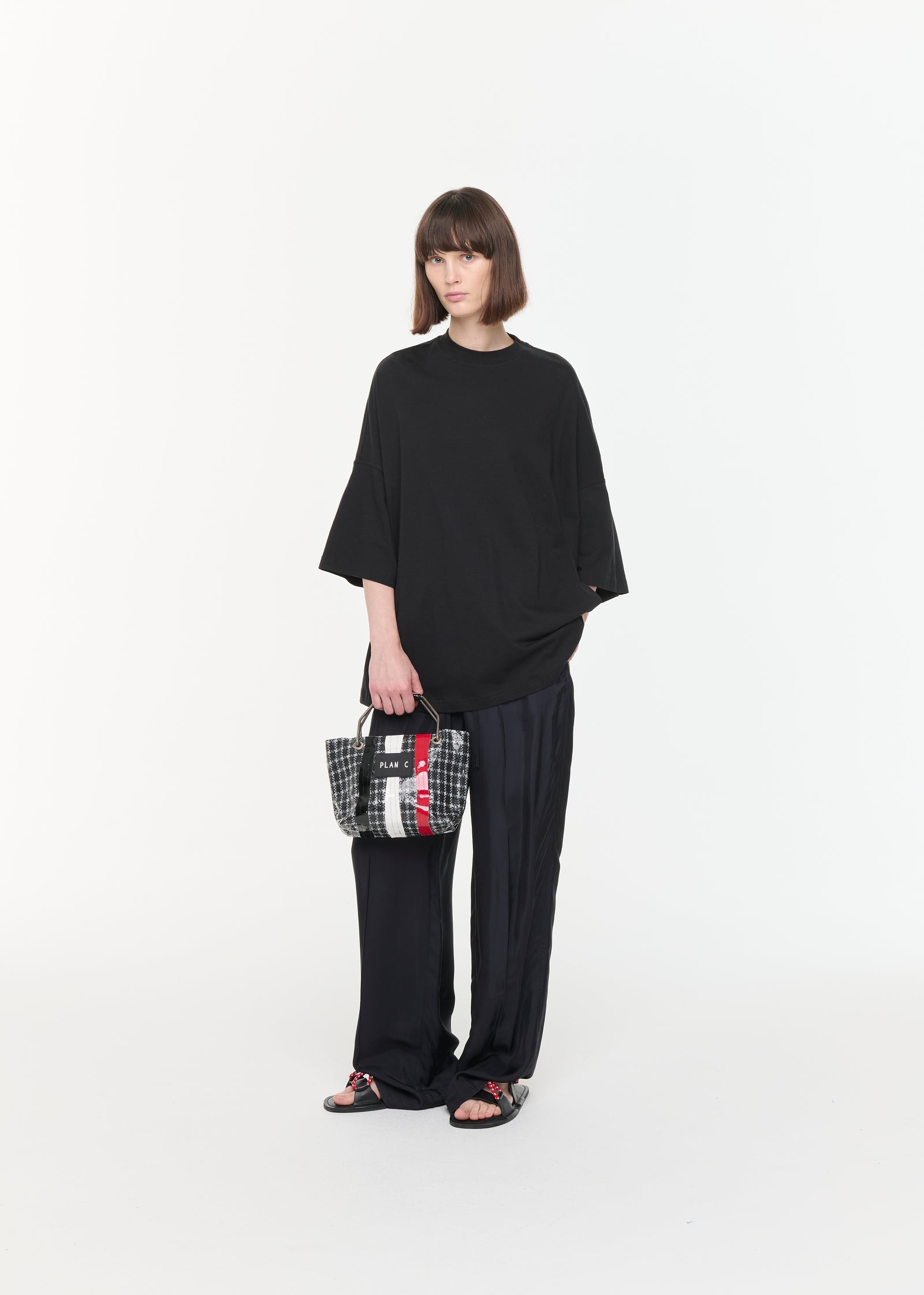 WIDE BLACK T-SHIRT