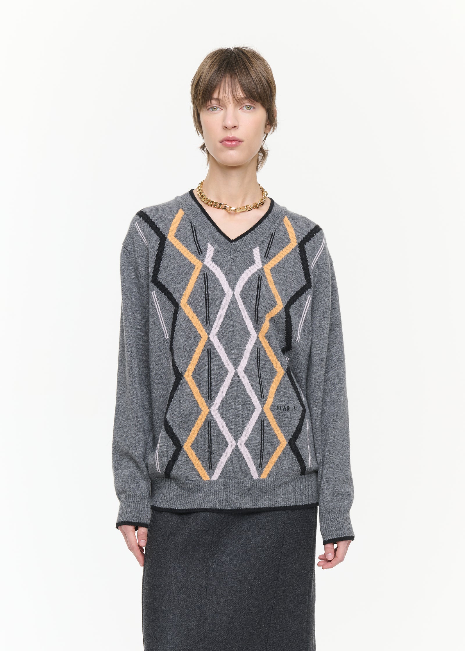 GREY ARGYLE V-NECK SWEATER