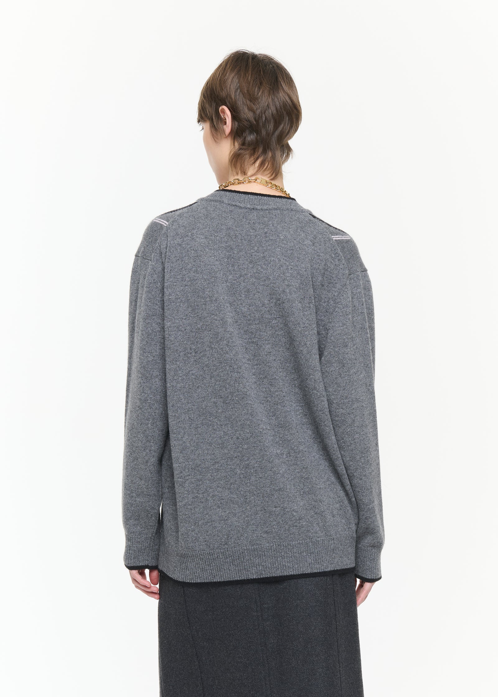 GREY ARGYLE V-NECK SWEATER