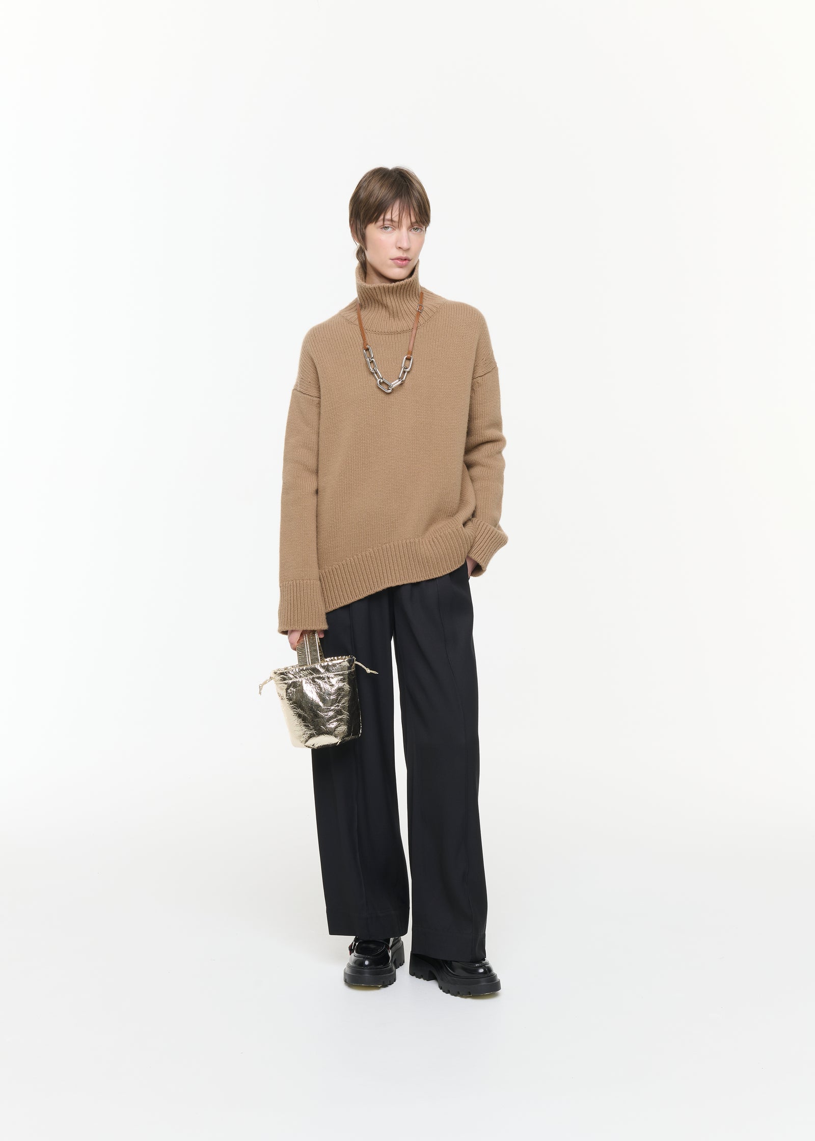 CAMEL CASHMERE TURTLENECK SWEATER