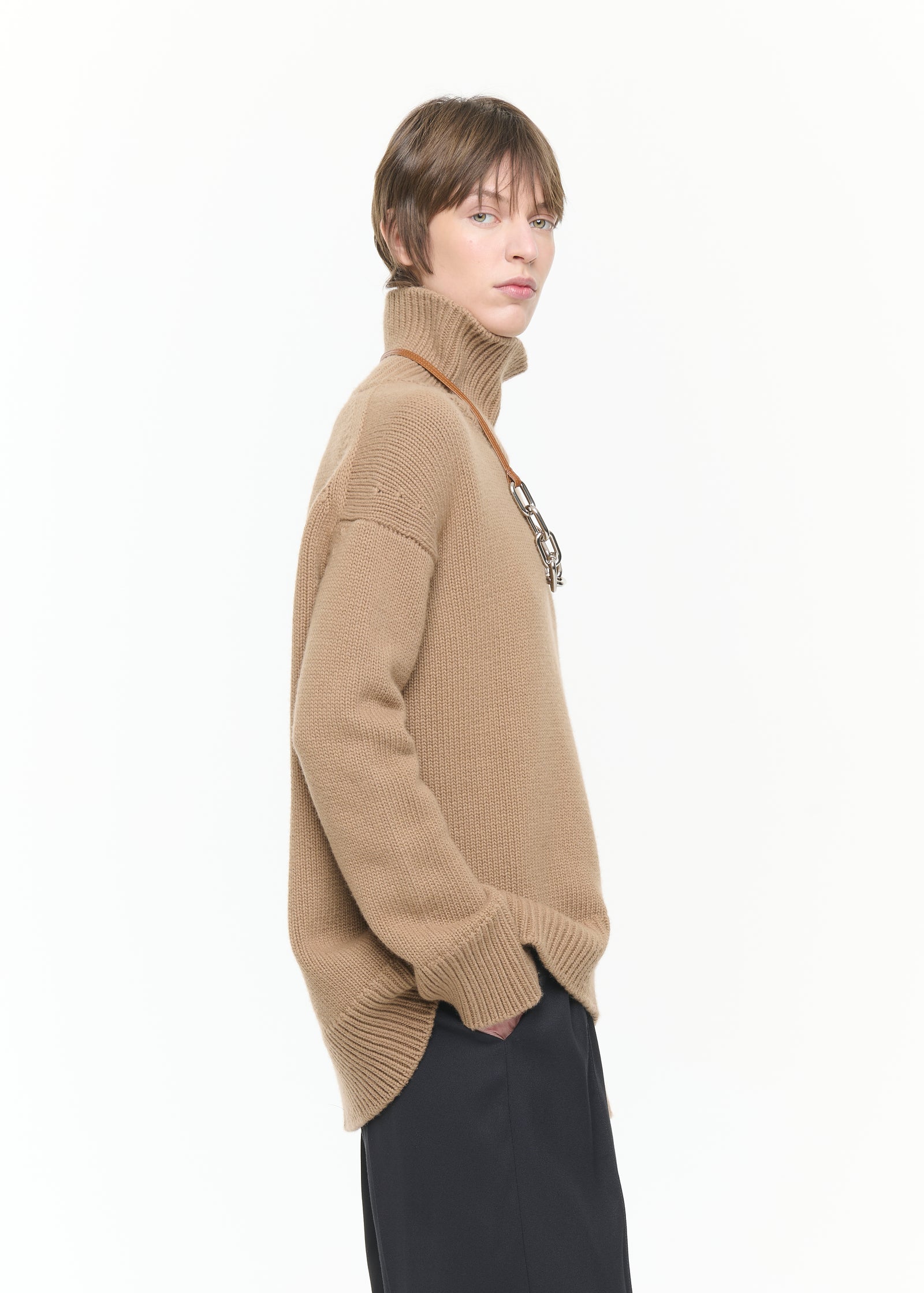 CAMEL CASHMERE TURTLENECK SWEATER