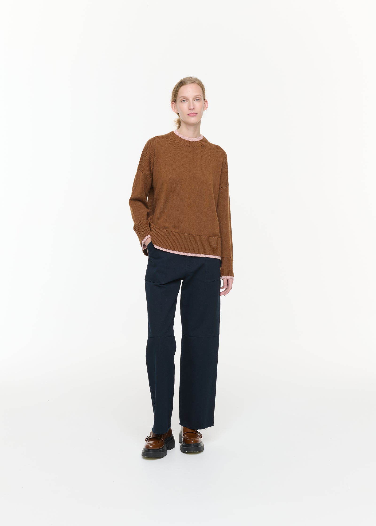 BROWN WOOL SWEATER WITH PINK CONTRAST DETAILS