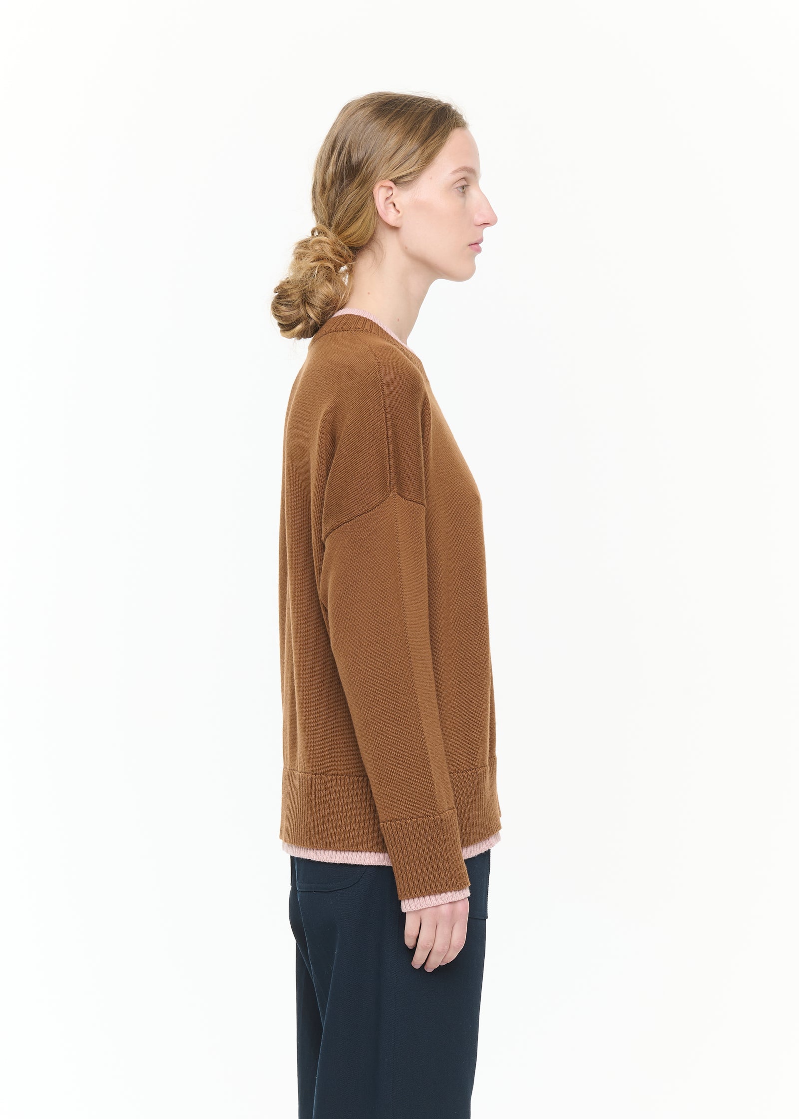 BROWN WOOL SWEATER WITH PINK CONTRAST DETAILS