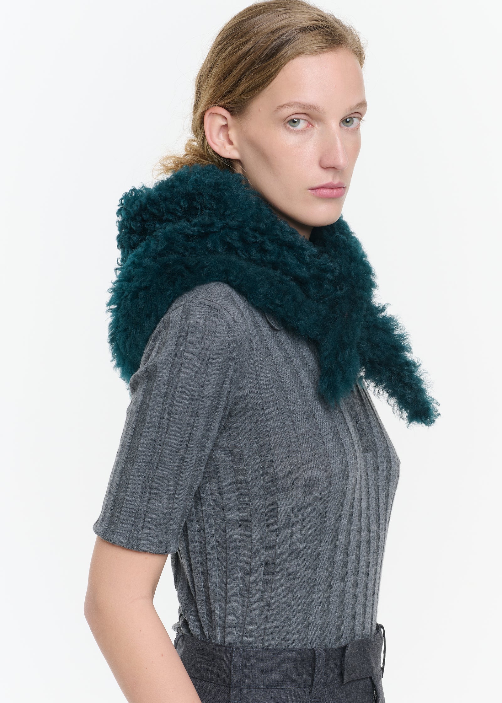 DARK GREEN SHEARLING SCARF COLLAR