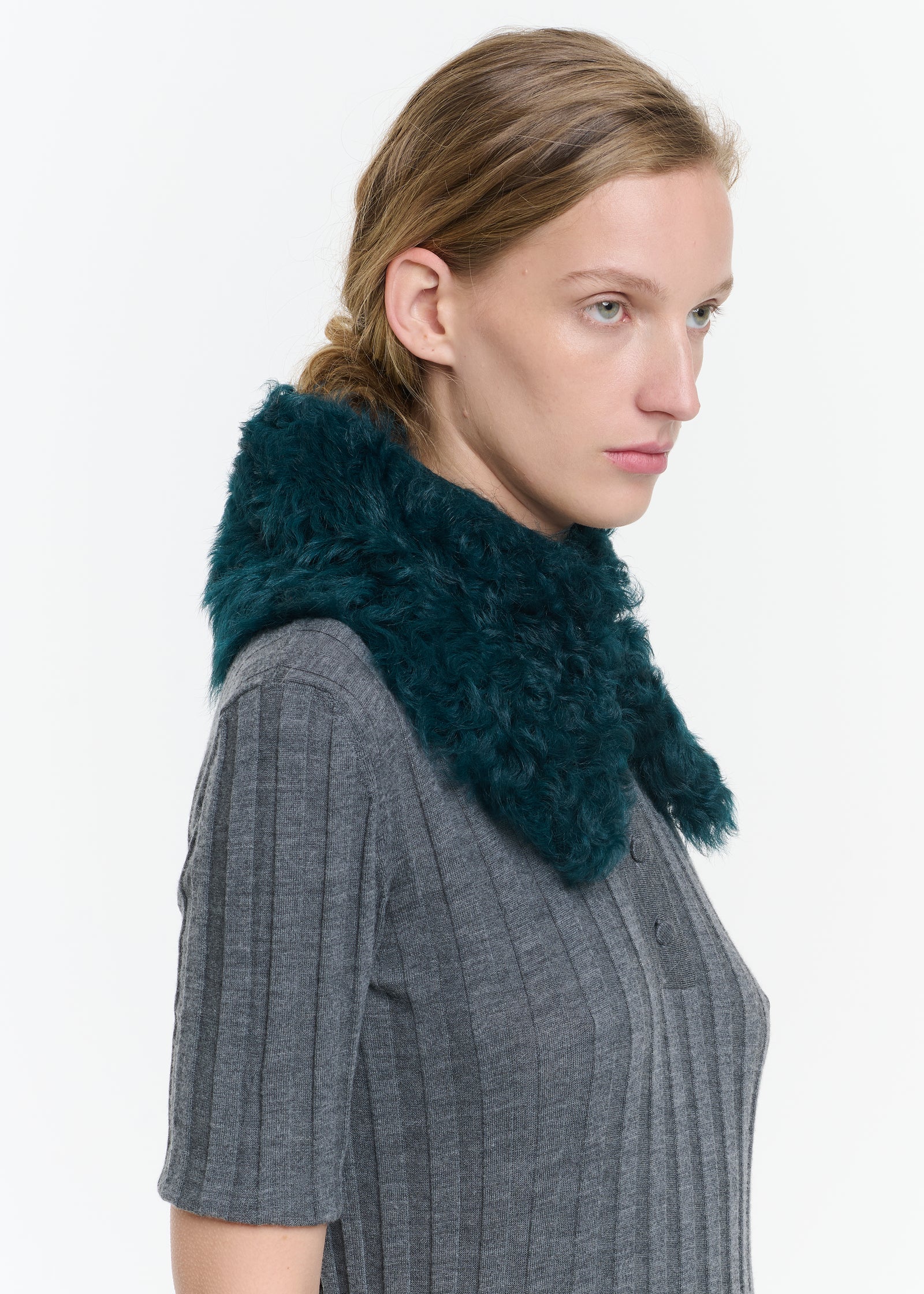 PETROLEUM CURLY SHEARLING SHORT COLLAR