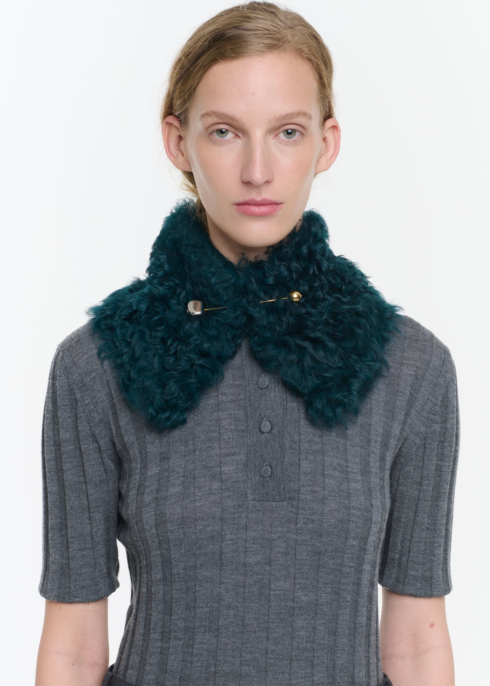 PETROLEUM CURLY SHEARLING SHORT COLLAR