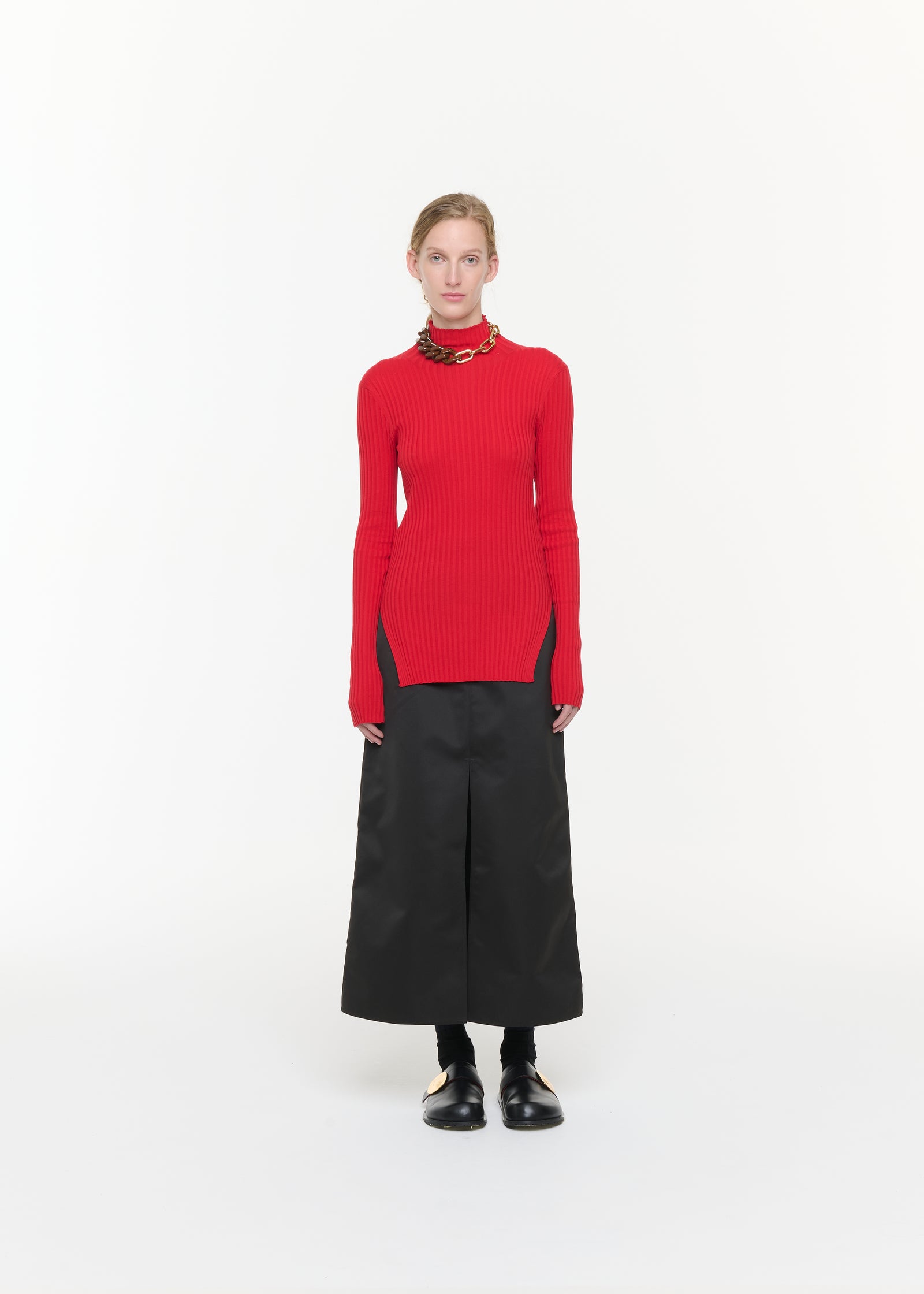 VERMILLION RED RIBBED SILK YARN TURTLENECK TOP