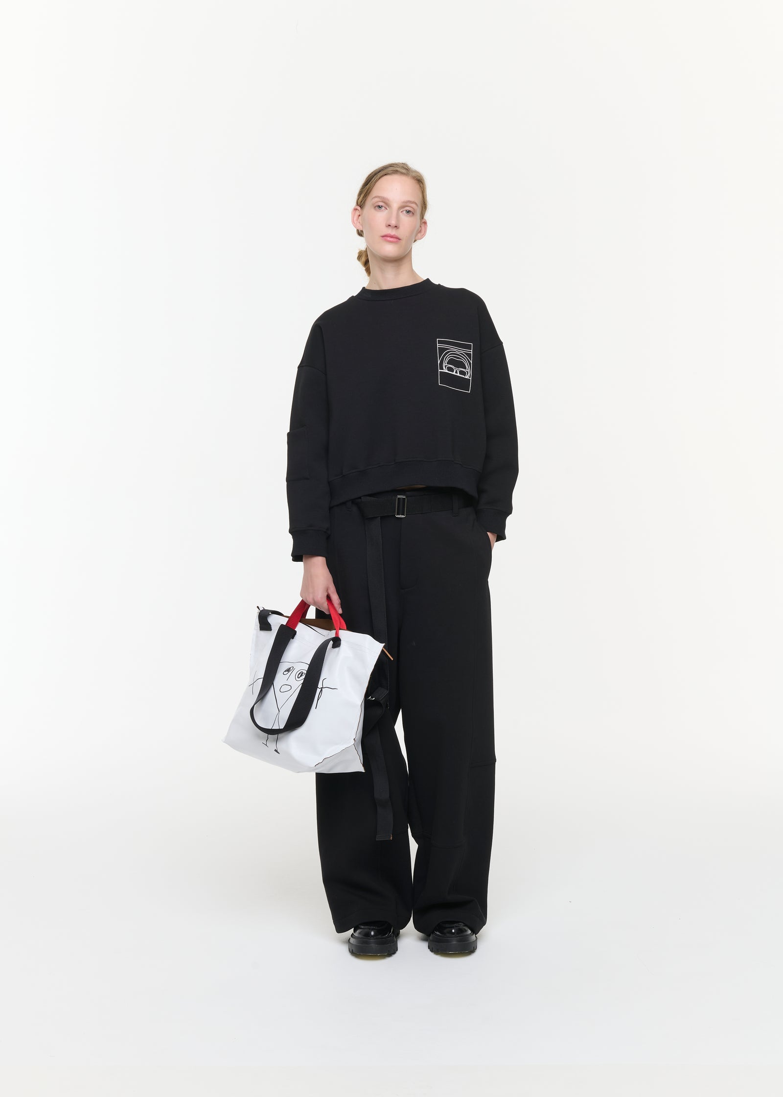 GRAPHIC UTILITY CROPPED SWEATSHIRT