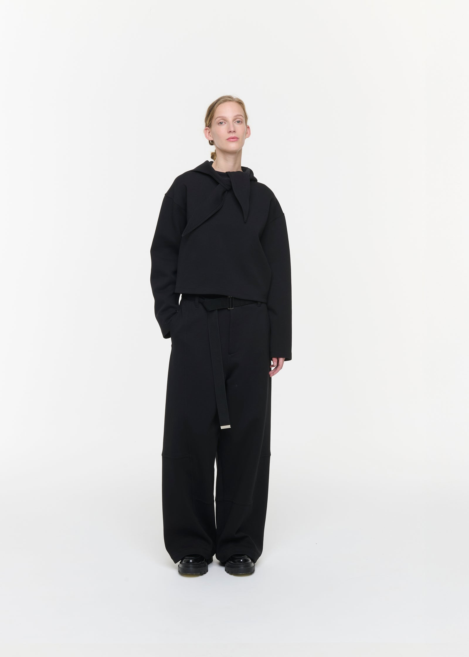 SCARF COLLAR CROPPED SWEATSHIRT