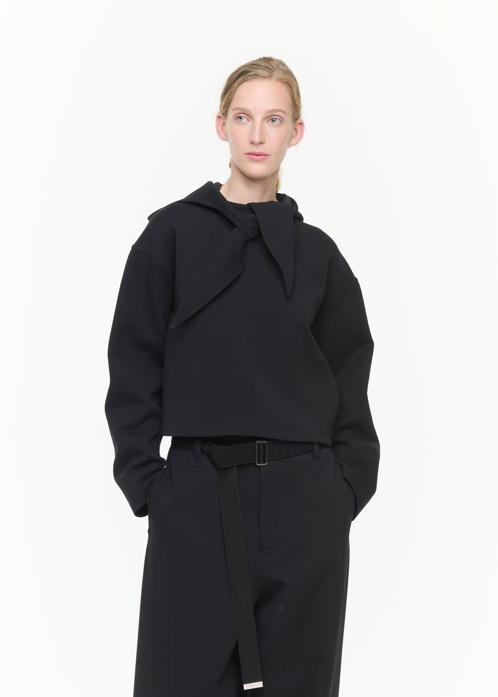 SCARF COLLAR CROPPED SWEATSHIRT
