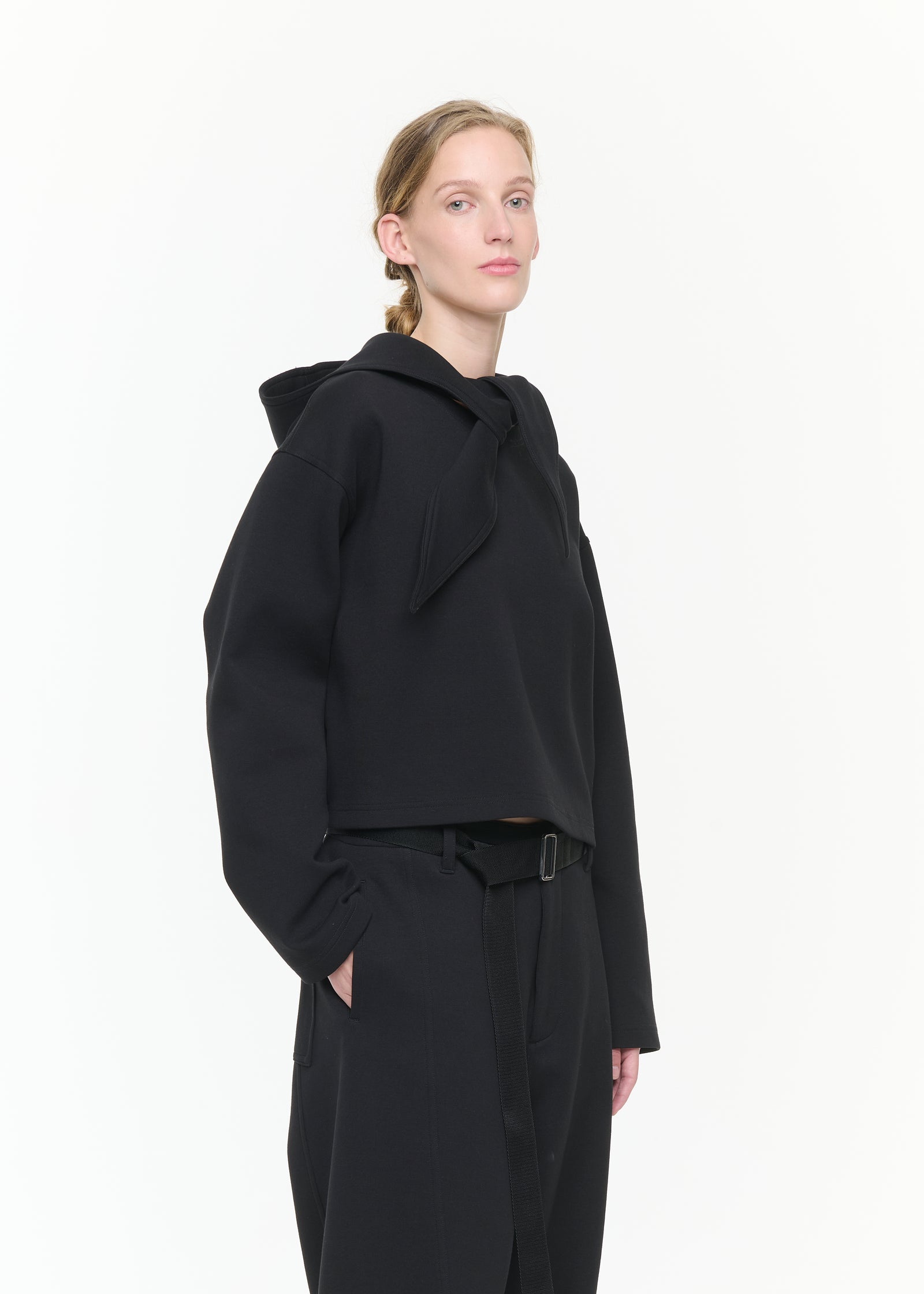 SCARF COLLAR CROPPED SWEATSHIRT