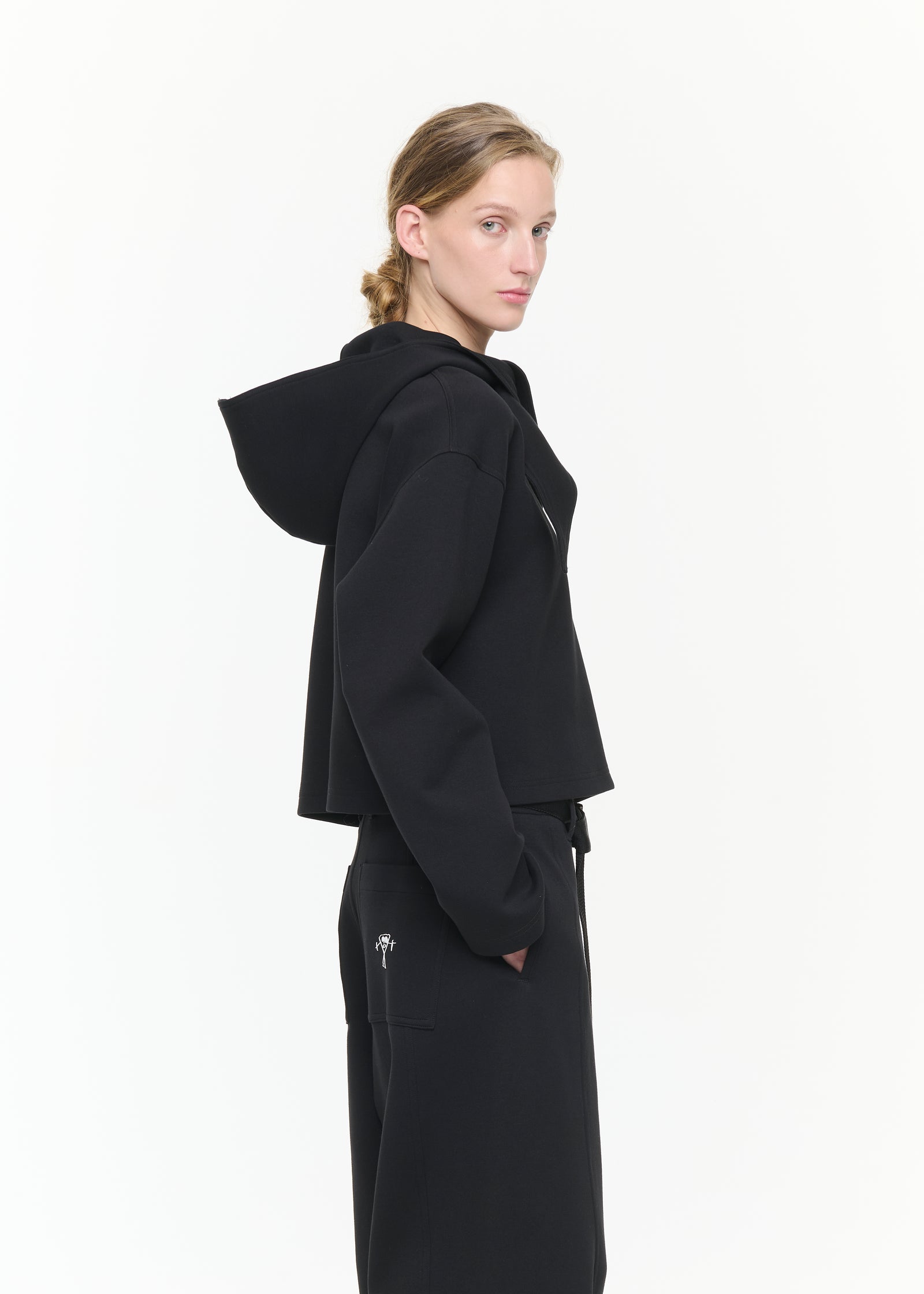 SCARF COLLAR CROPPED SWEATSHIRT