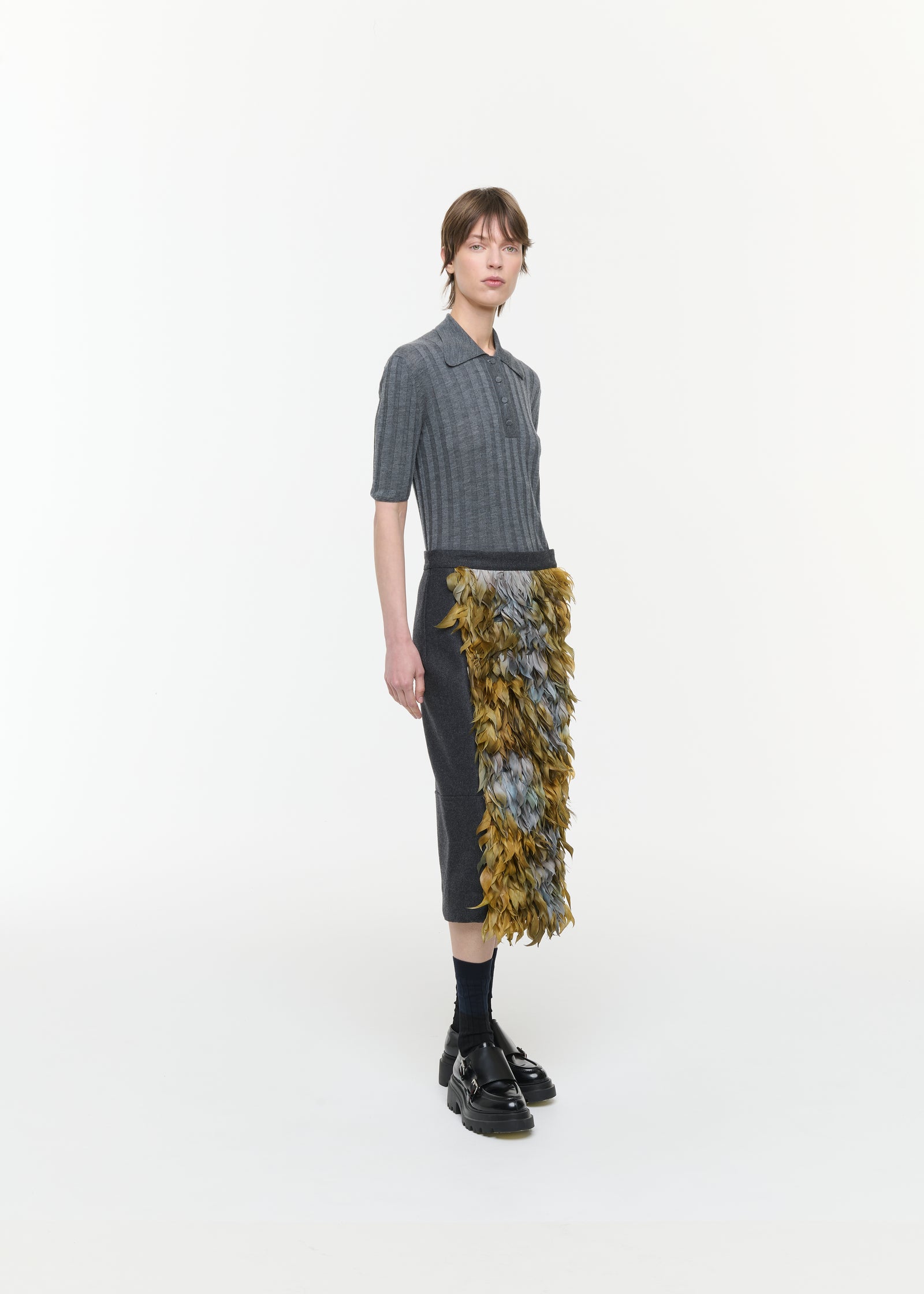 GREY WOOL SKIRT WITH FEATHERS PANEL