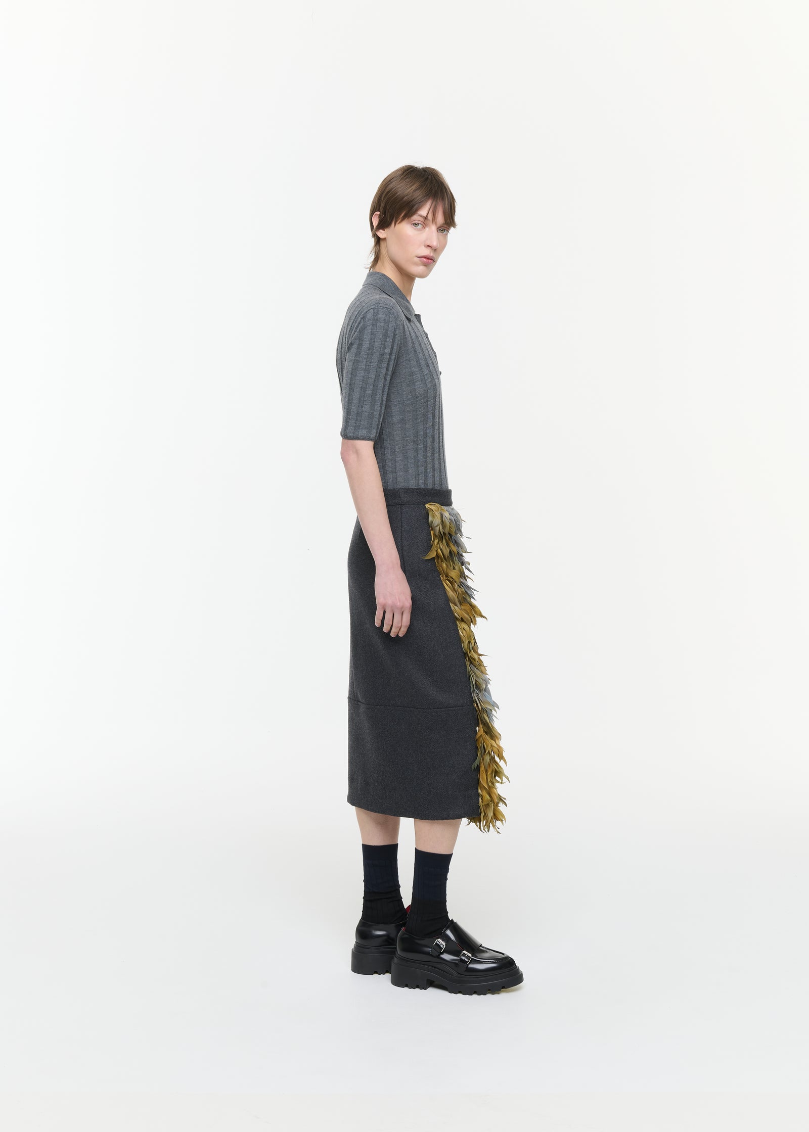 GREY WOOL SKIRT WITH FEATHERS PANEL