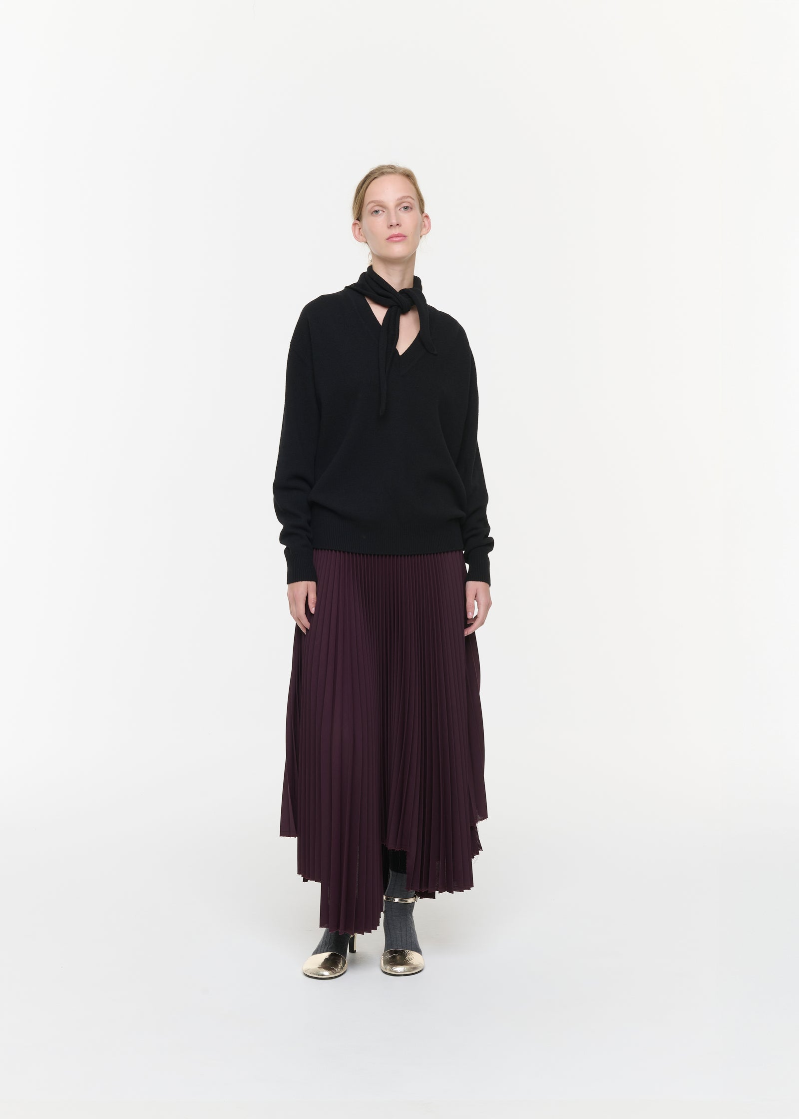 BLACK SWEATER WITH SHAWL
