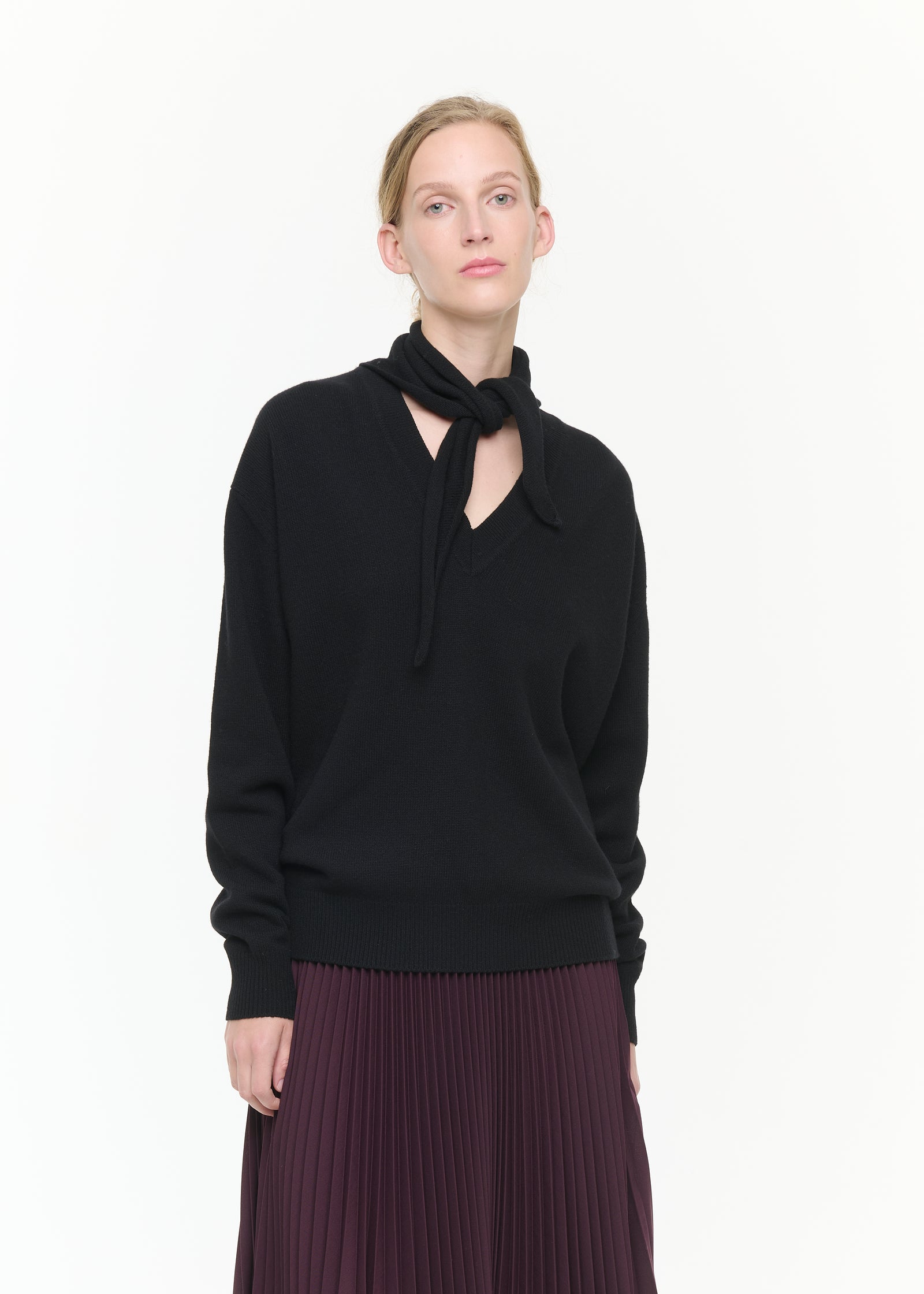 BLACK SWEATER WITH SHAWL