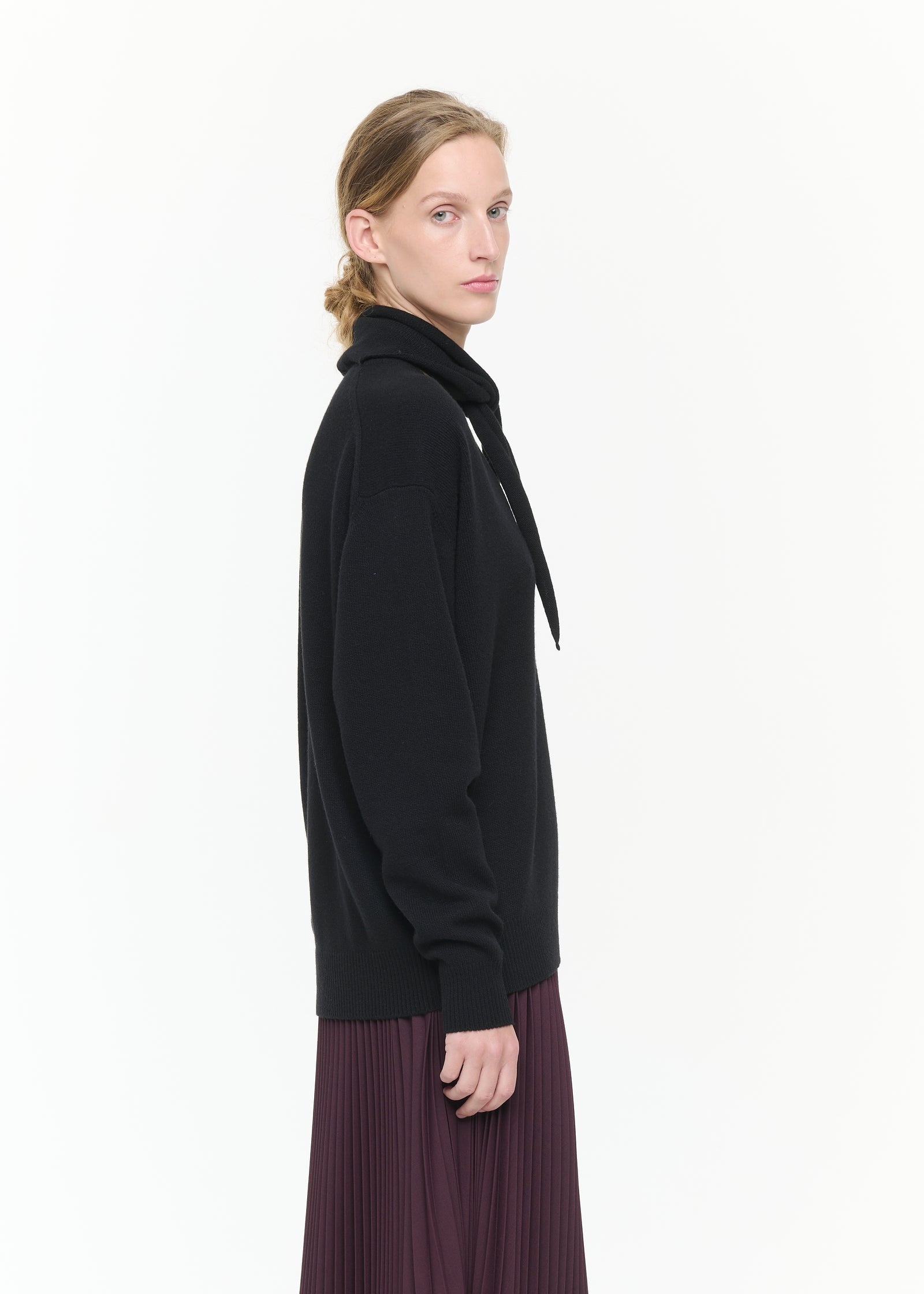 BLACK SWEATER WITH SHAWL