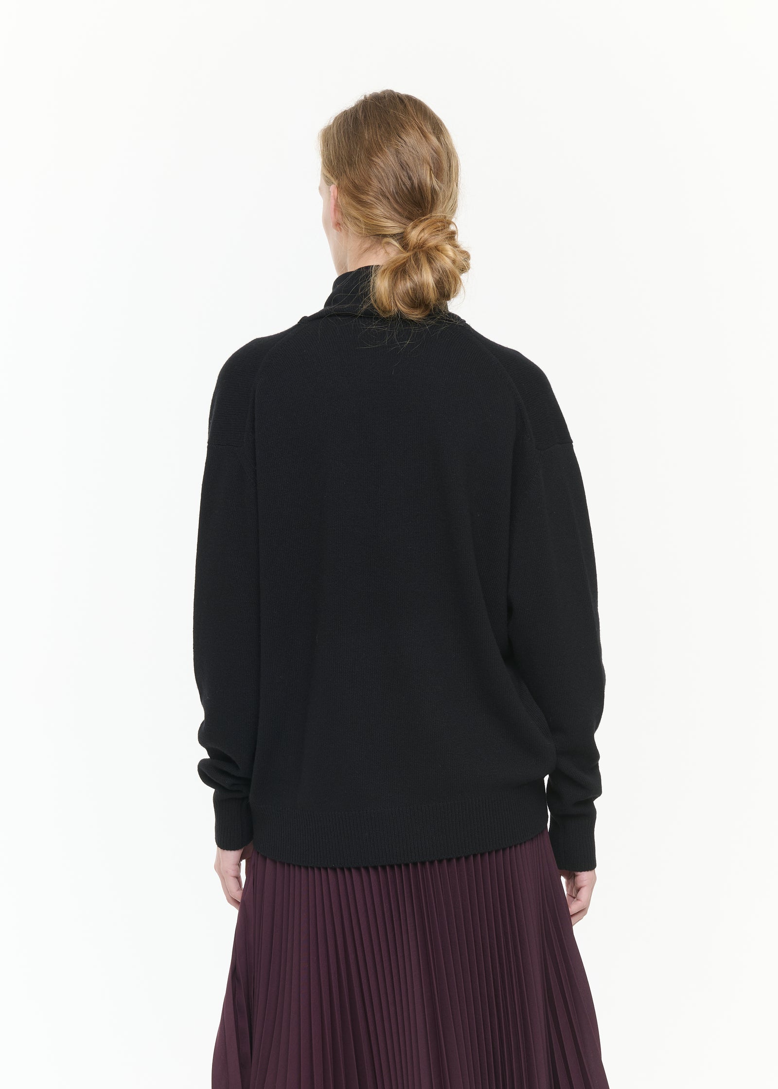 BLACK SWEATER WITH SHAWL