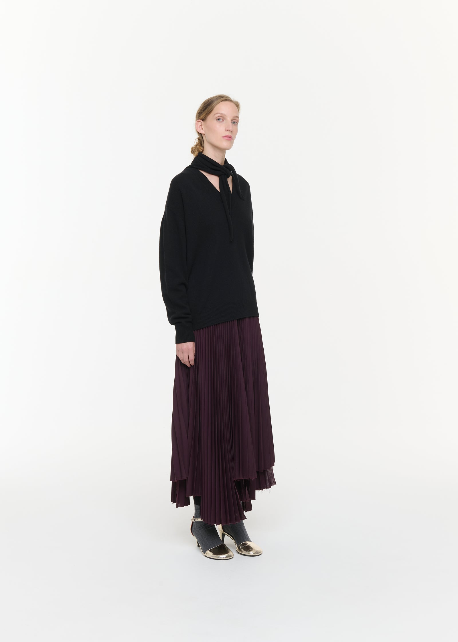 BURGUNDY PLEATED LONG SKIRT