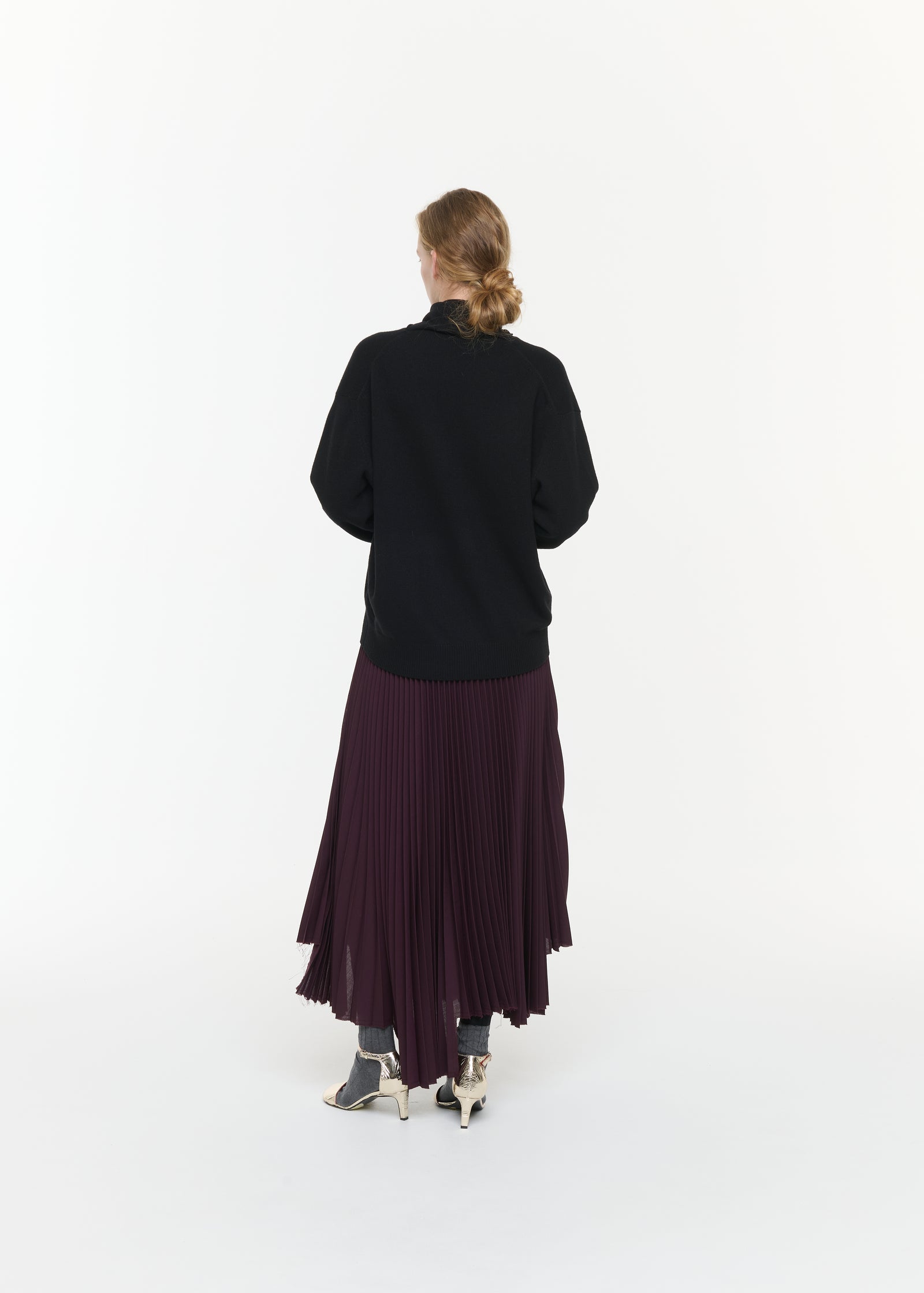 BURGUNDY PLEATED LONG SKIRT