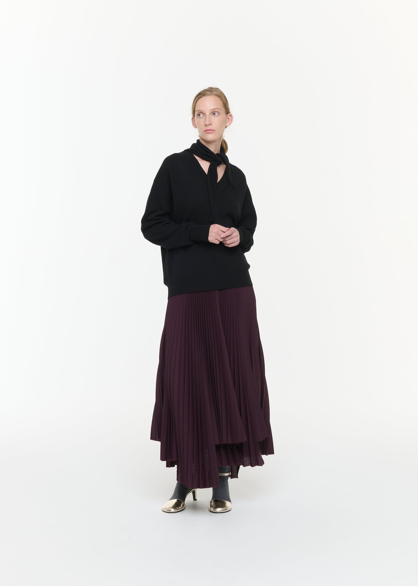 BURGUNDY PLEATED LONG SKIRT