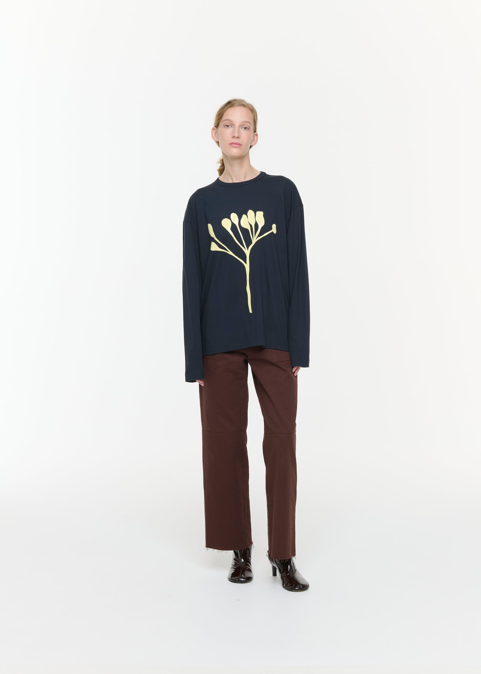 BLACK LONG SLEEVES T-SHIRT WITH FLOWER PRINT