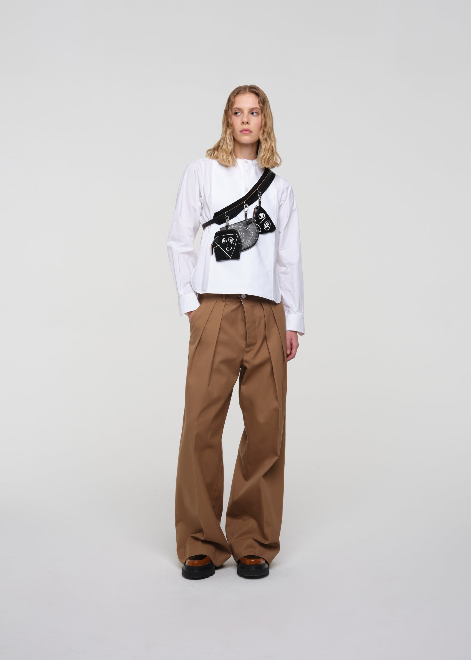 "PILI AND BIANCA" WHITE LEATHER CROSSBODY BELT WITH WALLETS