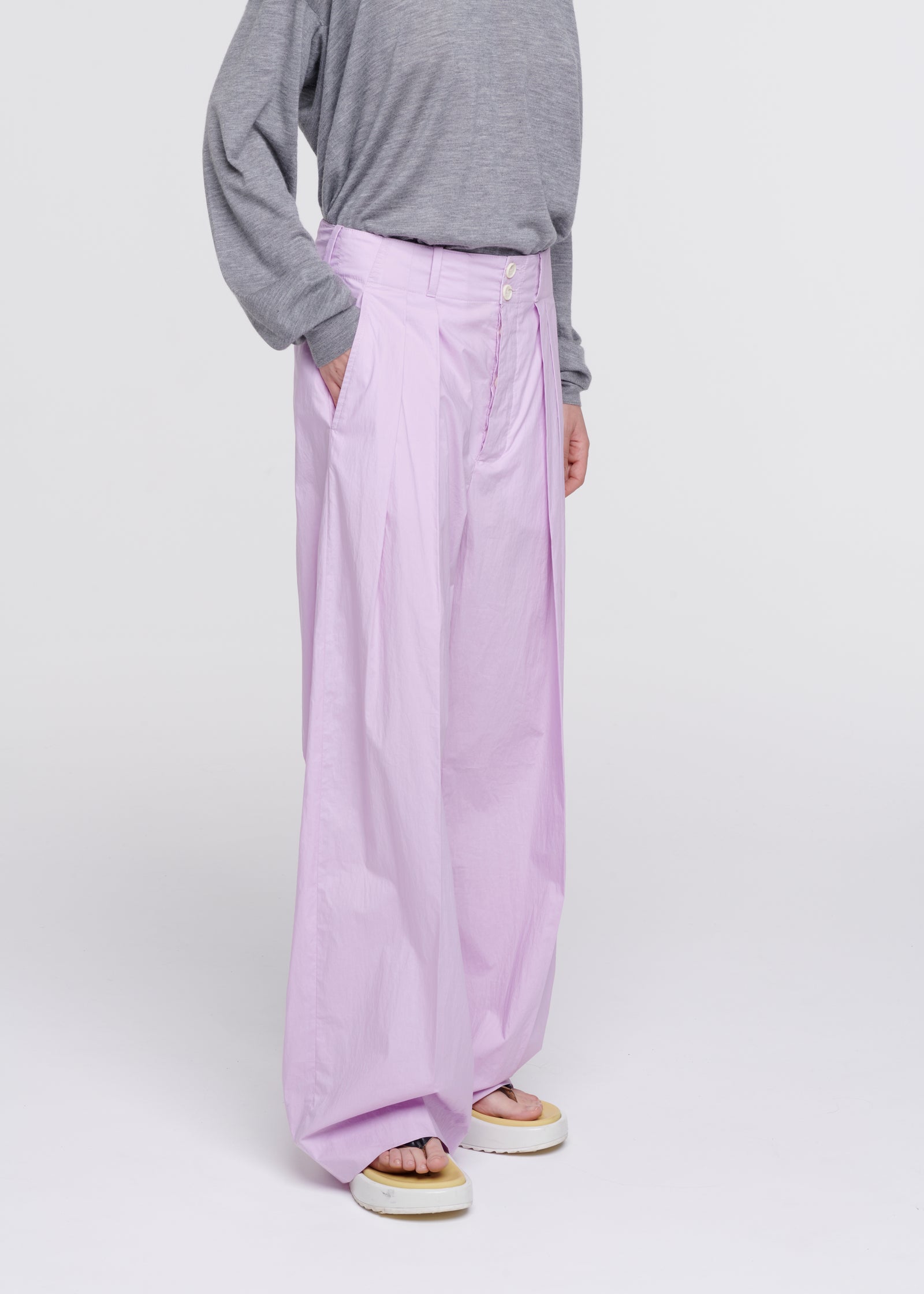 PLEATED LILAC WIDE LEG PANTS