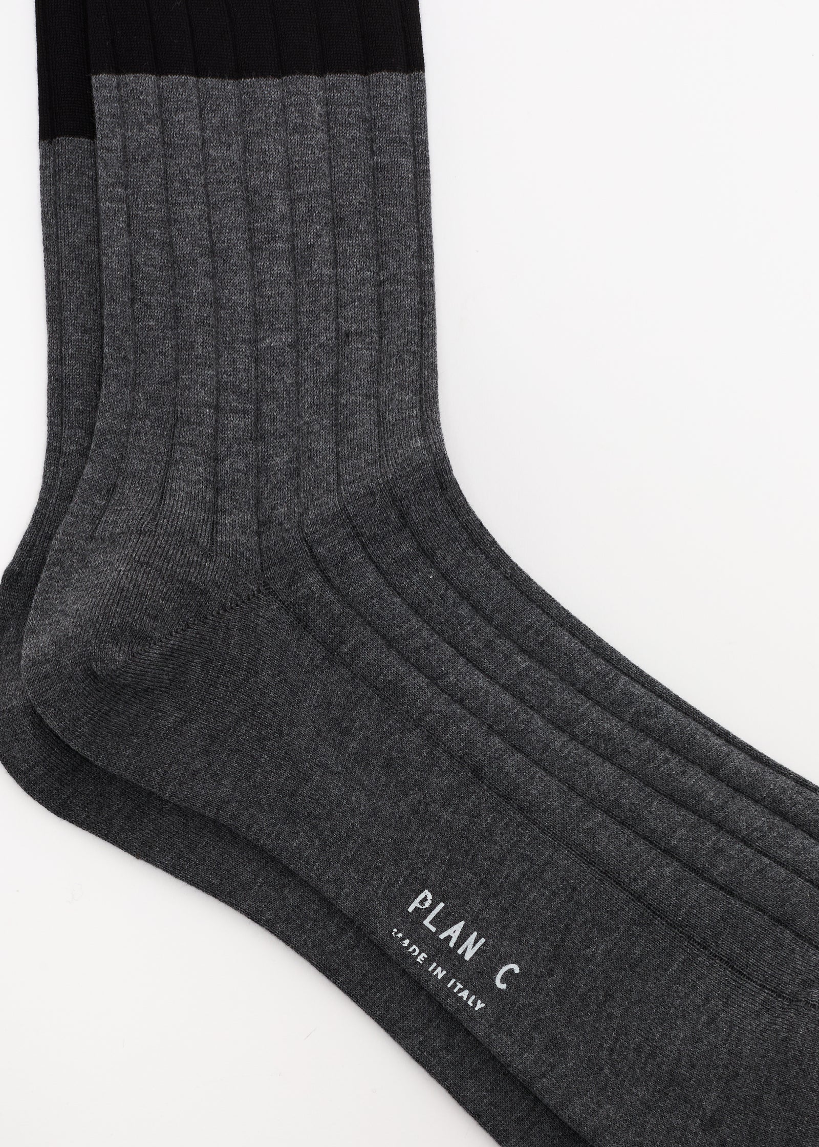 COLOR BLOCK SOCKS BLACK AND GREY