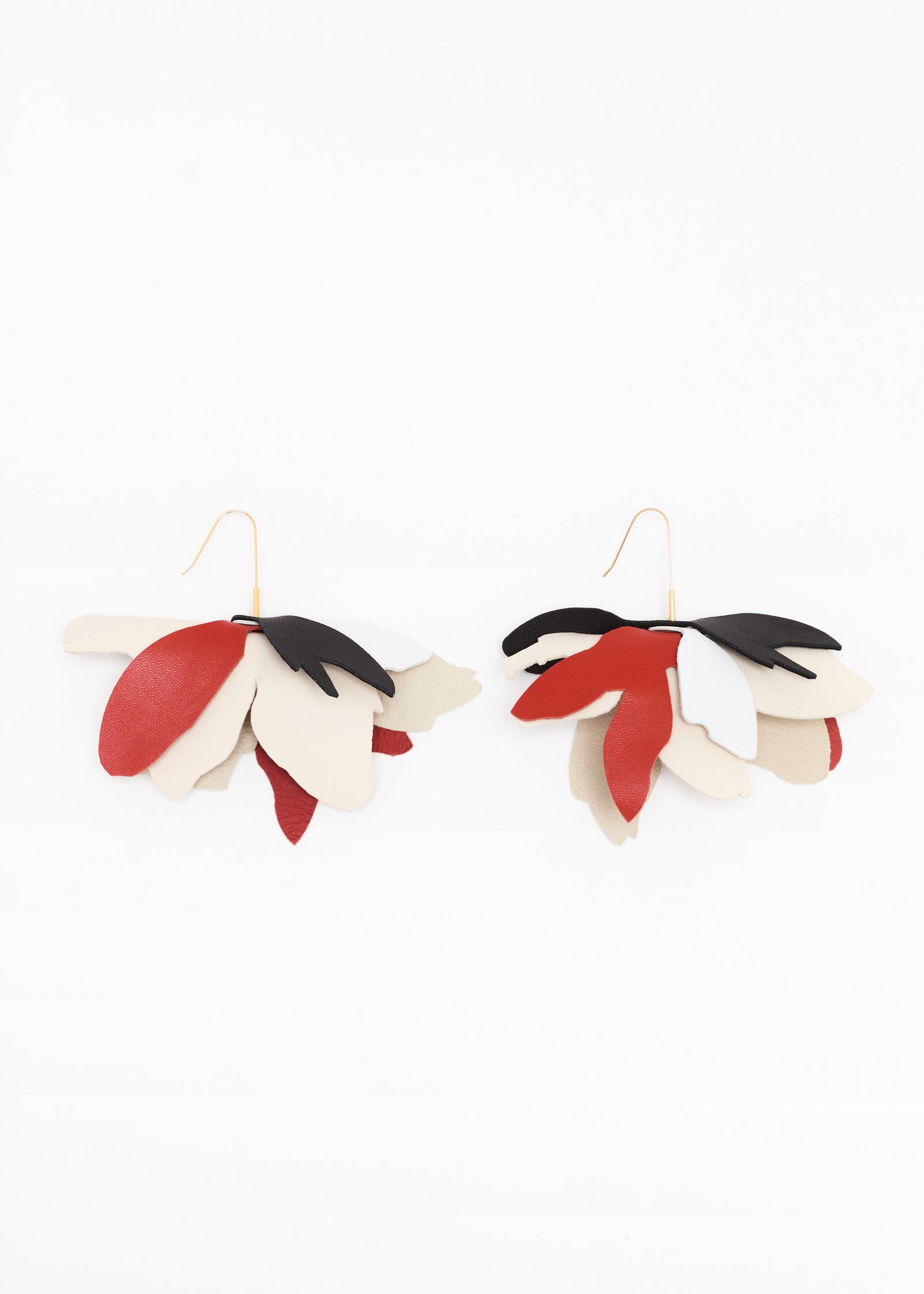 LEATHER FLOWER EARRINGS