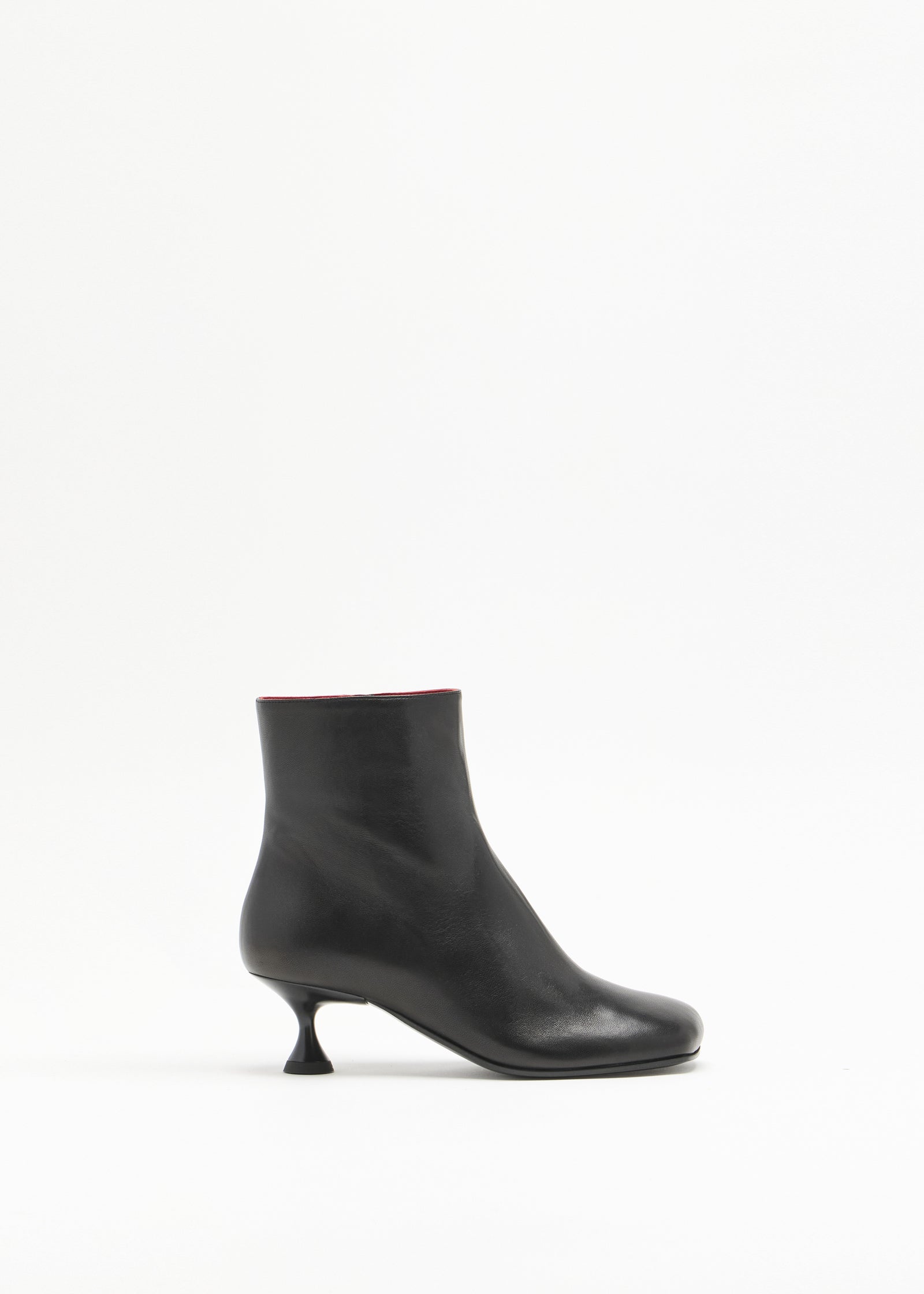 BLACK MID-HEEL BOOTS