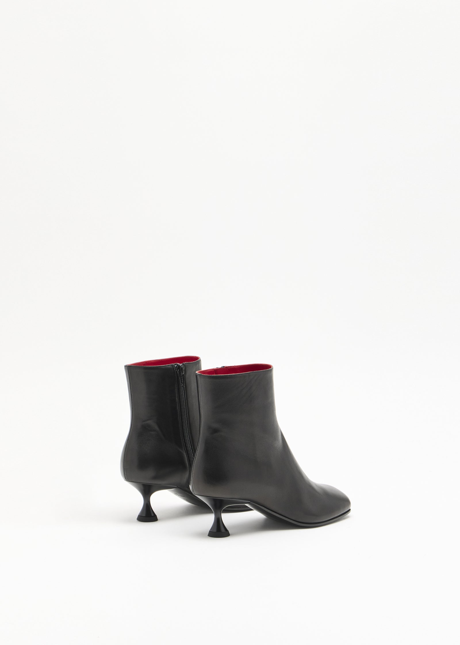 BLACK MID-HEEL BOOTS