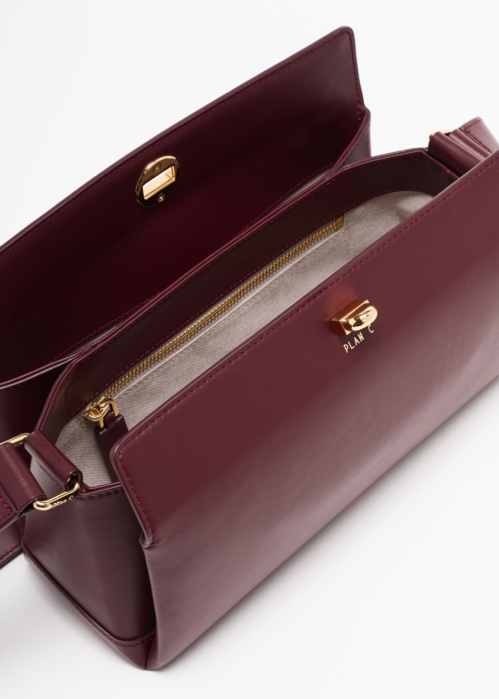 BURGUNDY BAGUETTE FOLDED BAG
