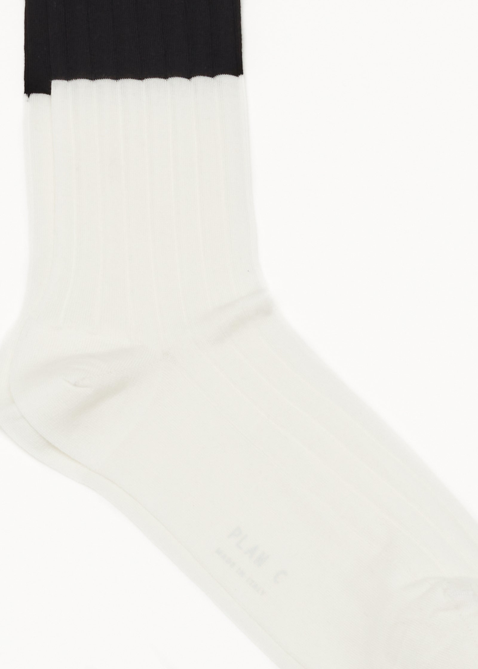 COLOR BLOCK SOCKS BLACK AND WHITE